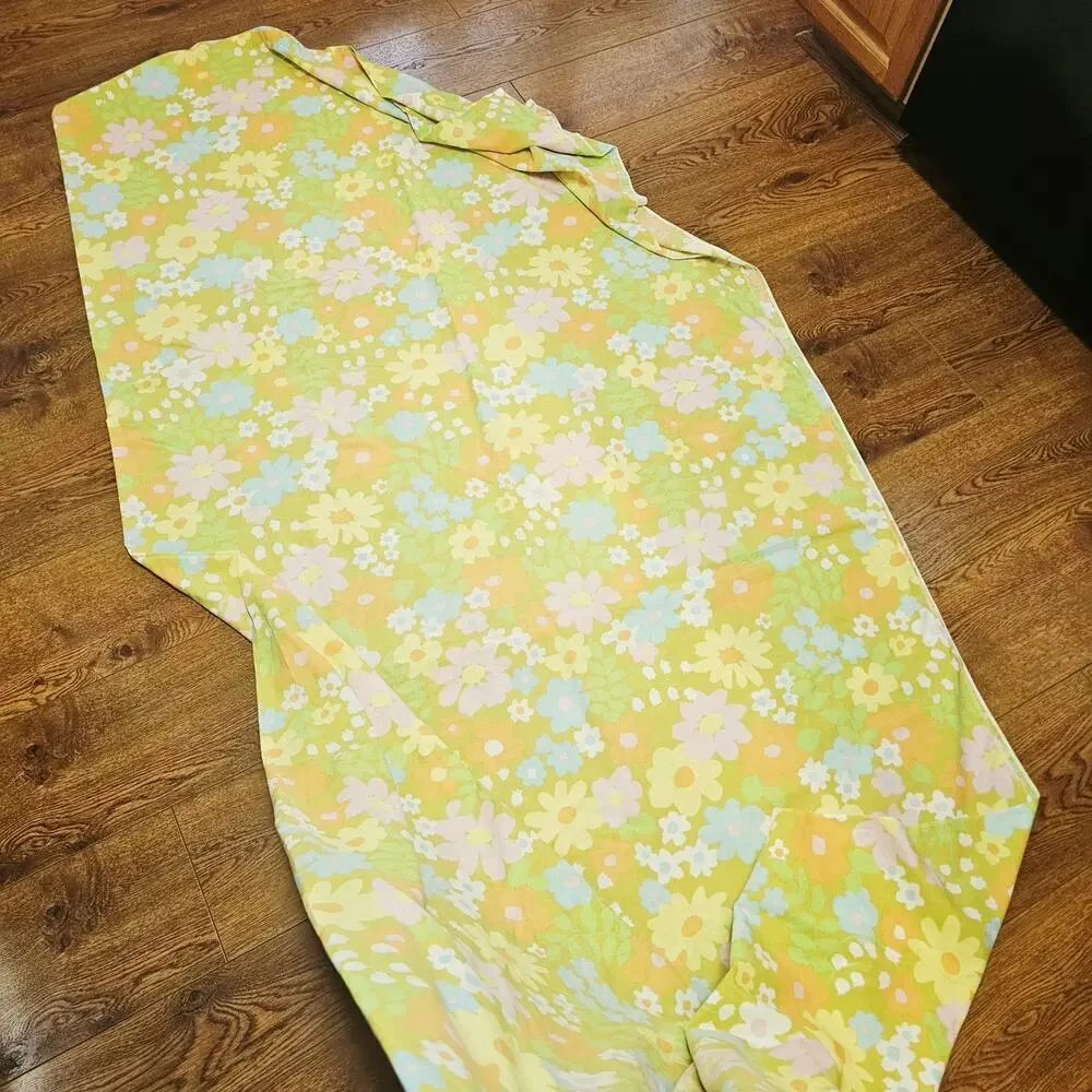 Vintage Pacific Full Flat Sheet Flower Power Groovy Mod Retro 70s